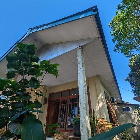 Agusfamily Homestay ลาบวนบาโจ ภายนอก รูปภาพ