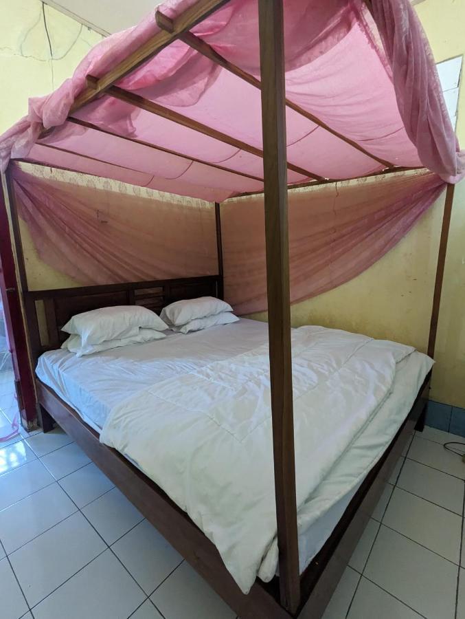 Agusfamily Homestay ลาบวนบาโจ ภายนอก รูปภาพ