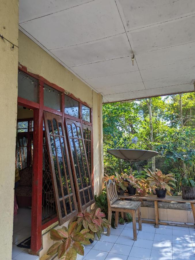 Agusfamily Homestay ลาบวนบาโจ ภายนอก รูปภาพ